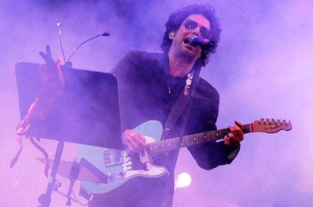 
 Andr�s Calamaro, una costumbre argentina 
