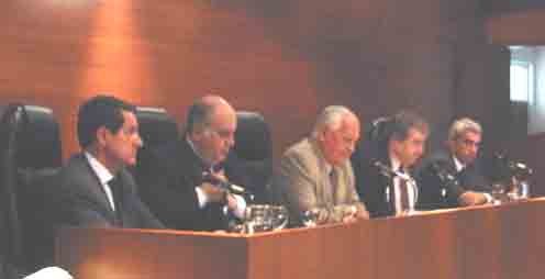 En la apertura de las jornadas, el Dr. Grimberg (izq; al centro), destacó la personalidad de Melchor
Posse
En la apertura de las jornadas, el Dr. Grimberg (izq; al centro), destacó la personalidad de Melchor
Posse