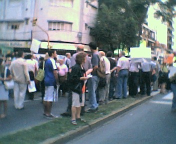Marcha de vecinos en Vicente López Marcha de vecinos en Vicente López