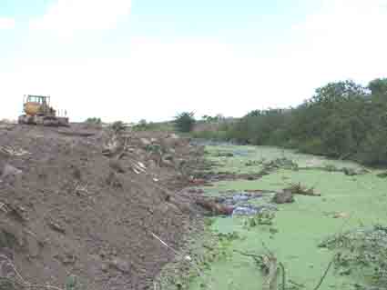 Comenzaron los trabajos de cegado del canal Bancalari, en tanto ya quedó definitivamente habilitada la Estación de Bombeo Nº 11 de la Unirec Comenzaron los trabajos de cegado del canal Bancalari, en tanto ya quedó definitivamente habilitada la Estación de Bombeo Nº 11 de la Unirec