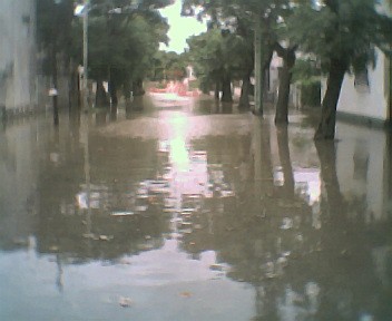 Calle Sarmiento a 10 Mts de Avda. Cazón