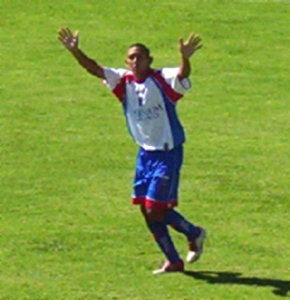 El Chino Luna se incorpora al Elche de España 