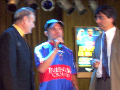 La Hiena es homenajedado por El Presidente Luis San Andrés y el Director de Prensa de Tigre Daniel Albornoz La Hiena es homenajedado por El Presidente Luis San Andrés y el Director de Prensa de Tigre Daniel Albornoz