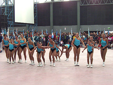 Finalizado el acto de inauguración se realizaron espectáculos musicales Finalizado el acto de inauguración se realizaron espectáculos musicales