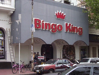 Una mujer mató a otra en el bingo de San Fernando. Una mujer mató a otra en el bingo de San Fernando.