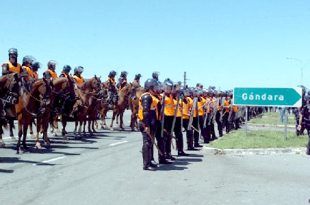 Echan a dos jefes policiales por el corte en la ruta 2 Echan a dos jefes policiales por el corte en la ruta 2