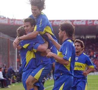 Boca venció a Independiente por dos a cero y se consagro campeón Boca venció a Independiente por dos a cero y se consagro campeón