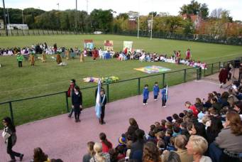 Alumnos del nivel primario del Colegio Labardén realizaron ayer una recreación de los acontecimientos de la Revolución de Mayo de 1810 y del San Isidro en la época colonial Alumnos del nivel primario del Colegio Labardén realizaron ayer una recreación de los acontecimientos de la Revolución de Mayo de 1810 y del San Isidro en la época colonial