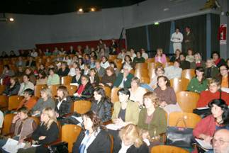 El encuentro que contó con la participación de más de cien docentes de establecimientos educativos privados y públicos del distrito. El encuentro que contó con la participación de más de cien docentes de establecimientos educativos privados y públicos del distrito.