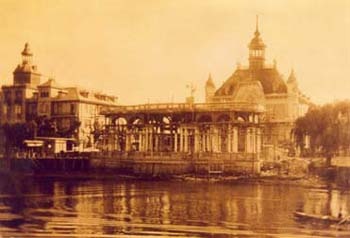 El Tigre Club en 1913, a su izquierda puede verse el Tigre Hotel que fuera destruido por un incendio