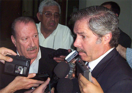 El gobernador Solá junto al Intendente Osvaldo Amieiro en el Palacio Municipal de San Fernando 