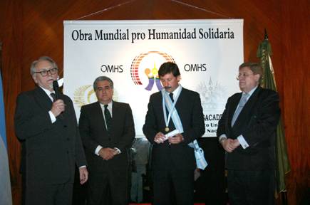 Passe fue galardonado por el Board Mundial de la Obra Mundial pro Humanidad Solidaria