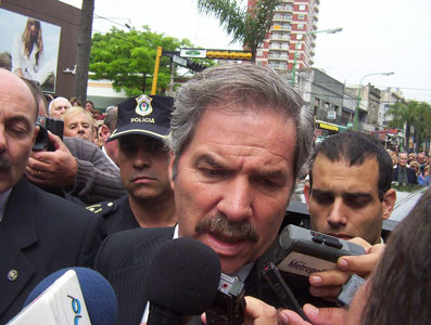 Solá asistió al velatorio del intendente Ubieto Solá asistió al velatorio del intendente Ubieto