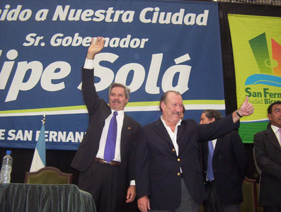 Solá recorrió obras, empresas y firmó convenios en San Fernando