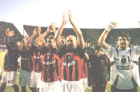 San Lorenzo goleó a Racing y está más firme que nunca San Lorenzo goleó a Racing y está más firme que nunca
