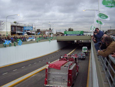 Desfile durnte la inauguración del Tunel de Carupá