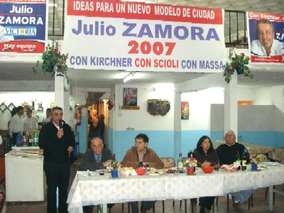 Frente para la Victoria con comerciates de Don Torcuato Frente para la Victoria con comerciates de Don Torcuato