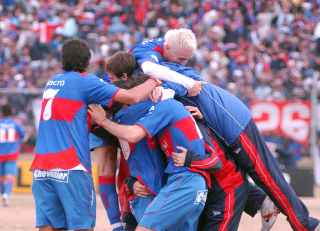 El Tigre de grandes hazañas futboleras y de imponentes convocatorias volvió hoy a la máxima categoría del fútbol argentino. El Tigre de grandes hazañas futboleras y de imponentes convocatorias volvió hoy a la máxima categoría del fútbol argentino.