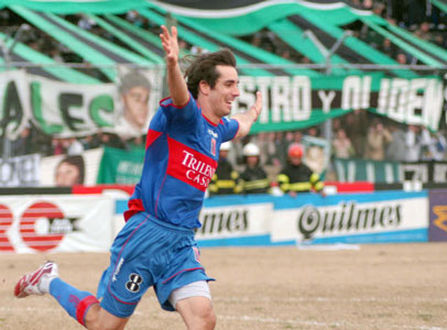 Tigre gana en Mataderos y vuelve a primera Tigre gana en Mataderos y vuelve a primera