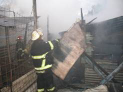La rapidez de los bomberos de San Isidro evitó tragedia mayor en La Cava La rapidez de los bomberos de San Isidro evitó tragedia mayor en La Cava