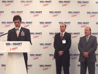 Wall-Mart abre sus puertas en San Fernando Wall-Mart abre sus puertas en San Fernando