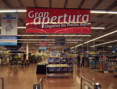 Wall-Mart abre sus puertas en San Fernando Wall-Mart abre sus puertas en San Fernando