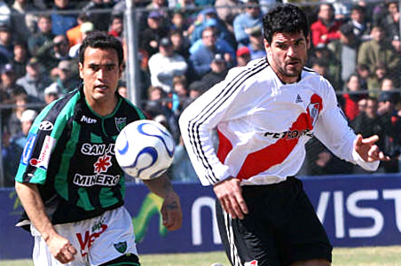 Histórico triunfo del verdinegro 1 a 0 y hunde más a River Histórico triunfo del verdinegro 1 a 0 y hunde más a River