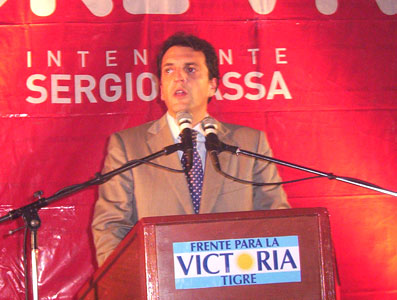 Massa llevó sus propuestas a Benavidez Massa llevó sus propuestas a Benavidez