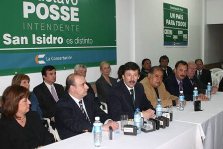Gustavo Posse presentó a los integrantes de su lista Gustavo Posse presentó a los integrantes de su lista