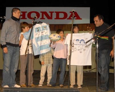Las Lomas Oral tuvo su noche solidaria junto a Los Pumas Las Lomas Oral tuvo su noche solidaria junto a Los Pumas