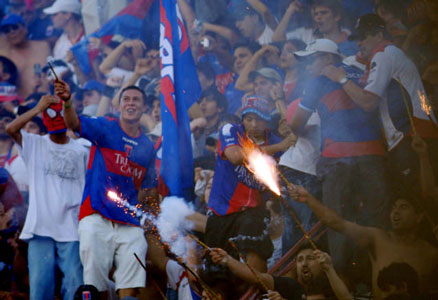Los Hinchas de Tigre festejan el Triunfo ante Boca Los Hinchas de Tigre festejan el Triunfo ante Boca