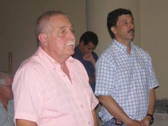 Eugenio Schenone y el Dr. Gustavo Posse en la ceremonia. El oficio fue celebrado en la capilla de la Catedral, por las obras de restauración del templo Eugenio Schenone y el Dr. Gustavo Posse en la ceremonia. El oficio fue celebrado en la capilla de la Catedral, por las obras de restauración del templo