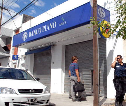 Asaltan Banco Piano de San Fernando tras realizar boquete en el techo.