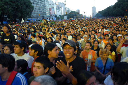 El Pastor Palau convoca a miles de personas en el Obelisco 