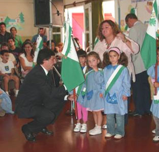 La insignia Sanisidrense ya luce en los jardines de infantes municipales La insignia Sanisidrense ya luce en los jardines de infantes municipales