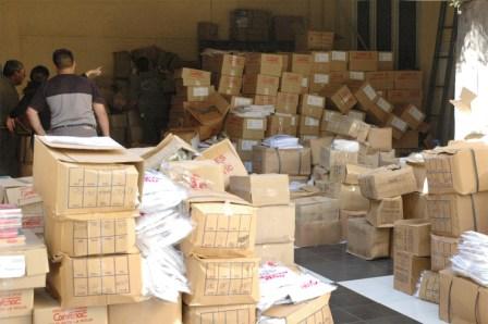 Guardapolvos, útiles y calzado para Escuelas de Tigre Guardapolvos, útiles y calzado para Escuelas de Tigre
