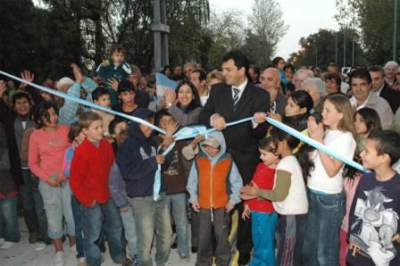 El Intendente Sergio Massa participó del acto junto a vecinos del distrito El Intendente Sergio Massa participó del acto junto a vecinos del distrito