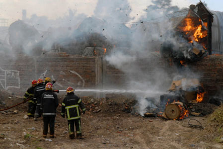 La papelera incendiada en Pacheco estaba bajo clausura La papelera incendiada en Pacheco estaba bajo clausura