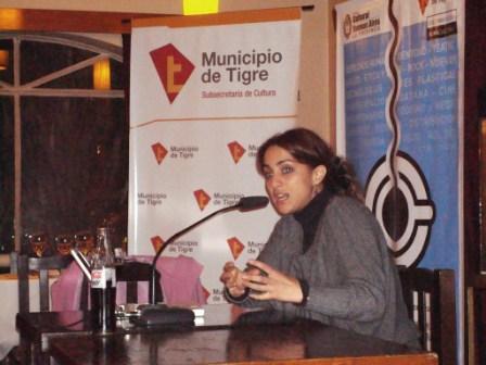 La periodista Maria Julia Olivan dio una charla sobre el rol de la mujer en éste siglo