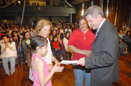 El Director General de Cultura y Educación provincial recorrió establecimientos educativos en el partido de Vicente López