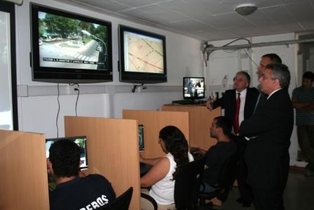 El Intendente de Comodoro Rivadavia visitó el Centro de Operaciones Tigre El Intendente de Comodoro Rivadavia visitó el Centro de Operaciones Tigre