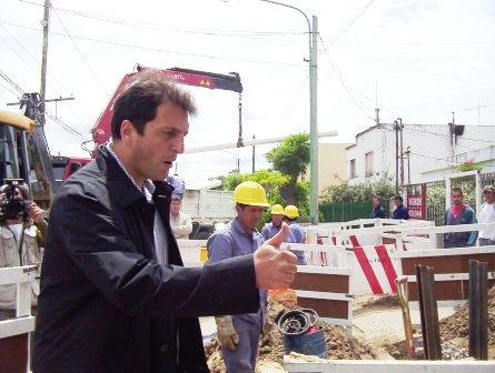 El Jefe de Gabinete Inauguró las obras de cloacas en Rincón de Milberg El Jefe de Gabinete Inauguró las obras de cloacas en Rincón de Milberg