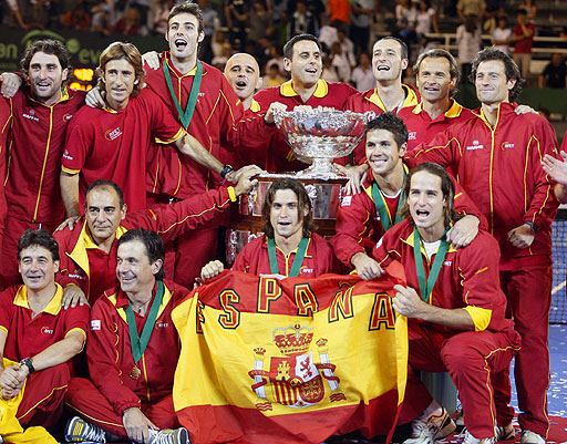 España levantó la Davis ante la desazón del equipo argentino España levantó la Davis ante la desazón del equipo argentino
