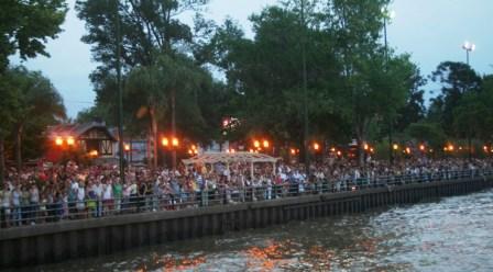 Más de 50 mil vecinos en el Día de la Virgen en Tigre