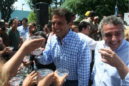 Massa y Zamora brindaron con agua potable