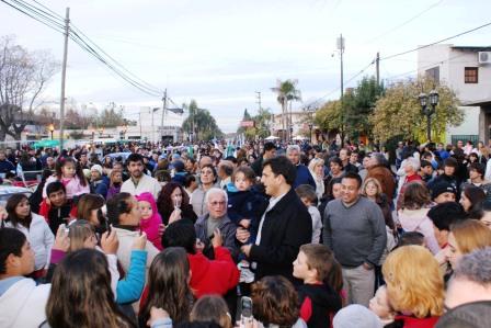 Más de 20.000 vecinos festejaron junto a Massa la declaración de Benavídez Ciudad