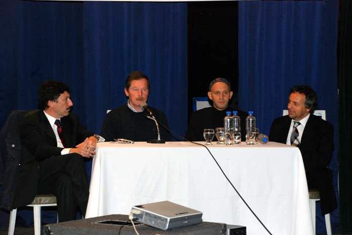 El intendente Posse, junto a Juan Carr, el rabino Sergio Bergman y el lic. Flier durante el encuentro El intendente Posse, junto a Juan Carr, el rabino Sergio Bergman y el lic. Flier durante el encuentro
