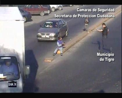 Las cámaras de seguridad atraparon a menor armado