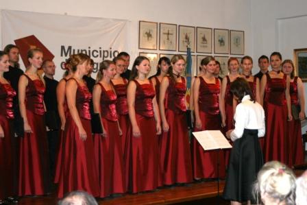 El pasado domingo 9 en el museo de la Reconquista, con la presentación del multipremiado coro “Iuventus” de la República Checa.