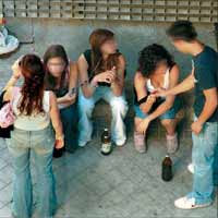 el alcohol está haciendo pedazos a la juventud el alcohol está haciendo pedazos a la juventud